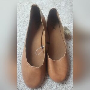 City Streets Brown Flats Versatile Loafers